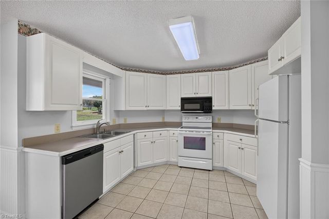 5493 Rolling Meadows Road, Randleman, NC 27317