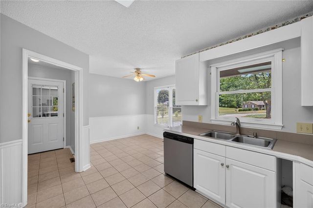 5493 Rolling Meadows Road, Randleman, NC 27317