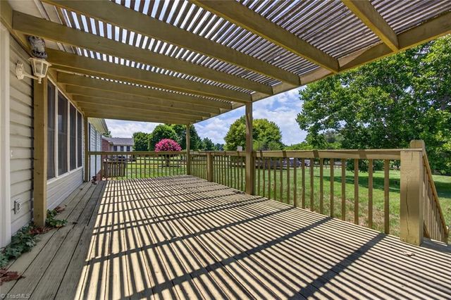 5493 Rolling Meadows Road, Randleman, NC 27317