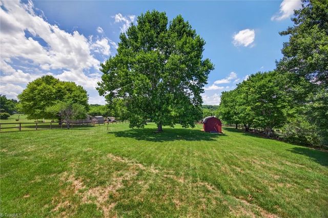 5493 Rolling Meadows Road, Randleman, NC 27317