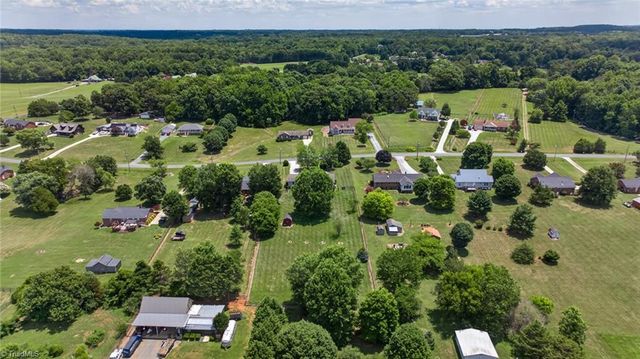5493 Rolling Meadows Road, Randleman, NC 27317