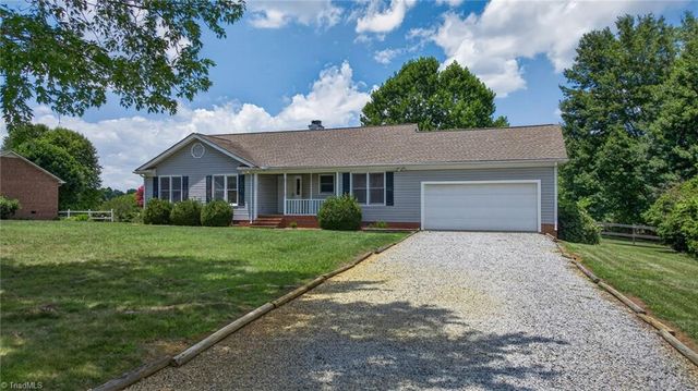 5493 Rolling Meadows Road, Randleman, NC 27317