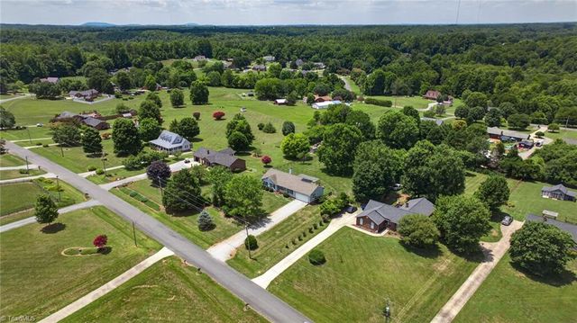 5493 Rolling Meadows Road, Randleman, NC 27317