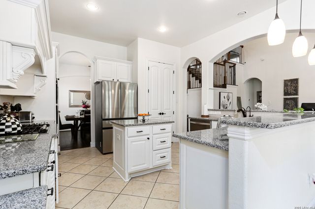 24006 Alpine Ldg, San Antonio, TX 78258