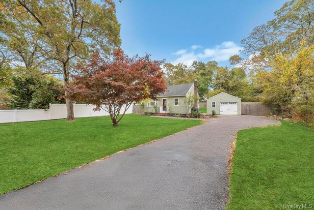 34 Ormond Avenue, Selden, NY 11784