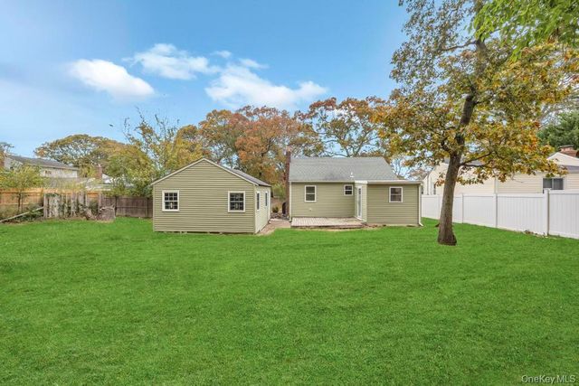 34 Ormond Avenue, Selden, NY 11784