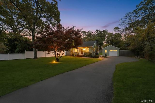 34 Ormond Avenue, Selden, NY 11784