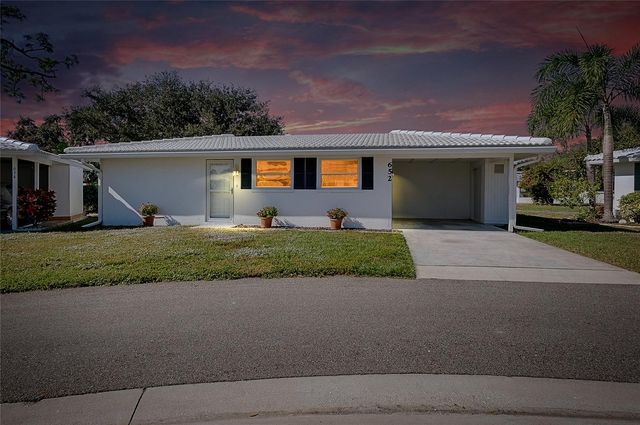 652 CIRCLEWOOD DRIVE T7, Venice, FL 34293