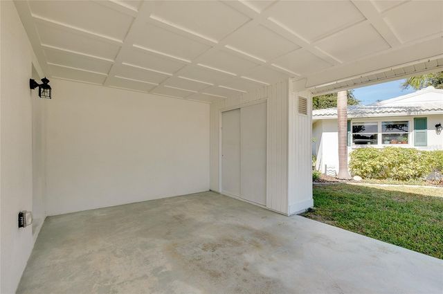 652 CIRCLEWOOD DRIVE T7, Venice, FL 34293