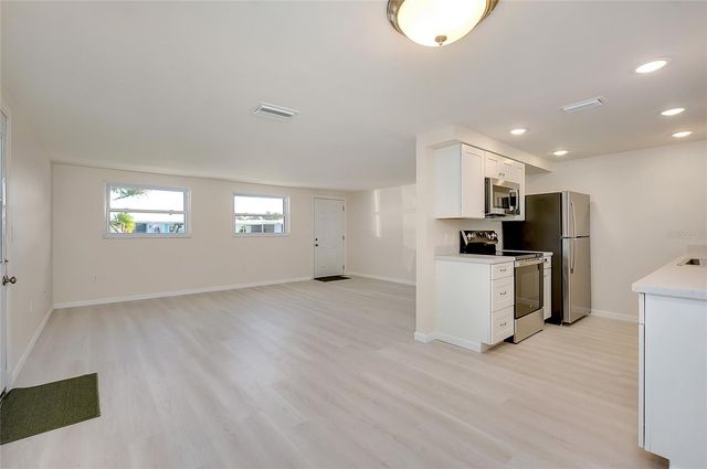 652 CIRCLEWOOD DRIVE T7, Venice, FL 34293