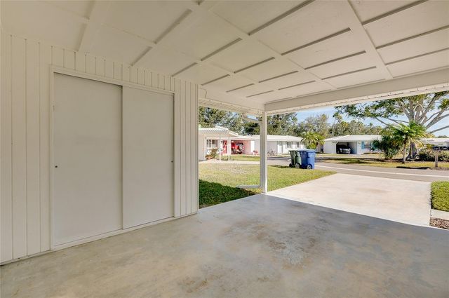 652 CIRCLEWOOD DRIVE T7, Venice, FL 34293