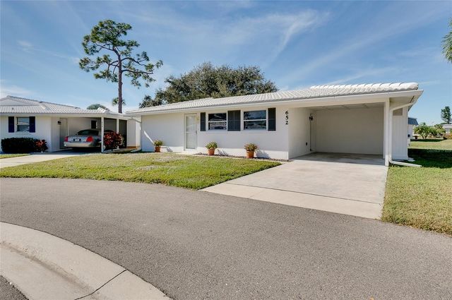 652 CIRCLEWOOD DRIVE T7, Venice, FL 34293