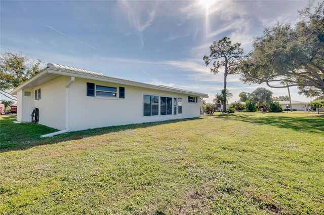 652 CIRCLEWOOD DRIVE T7, Venice, FL 34293