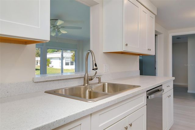 652 CIRCLEWOOD DRIVE T7, Venice, FL 34293