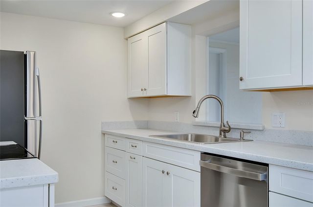 652 CIRCLEWOOD DRIVE T7, Venice, FL 34293