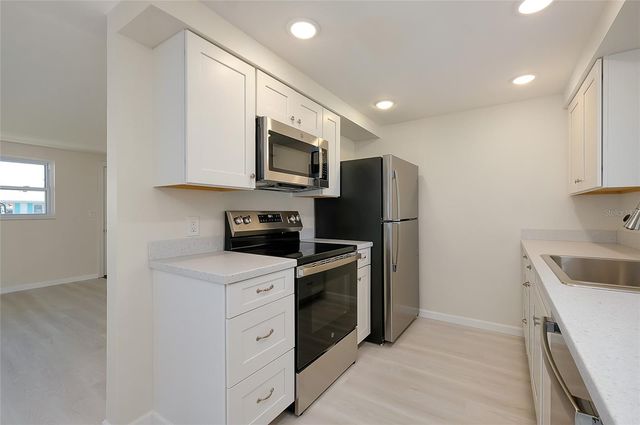 652 CIRCLEWOOD DRIVE T7, Venice, FL 34293