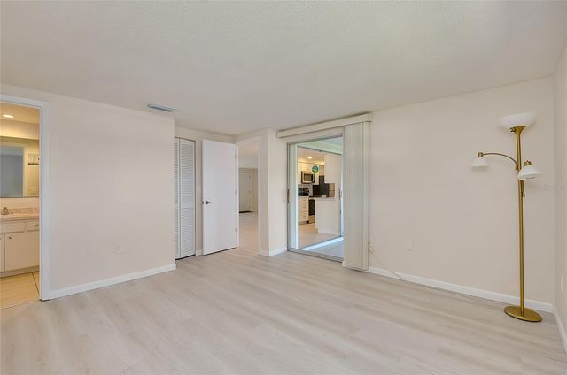 652 CIRCLEWOOD DRIVE T7, Venice, FL 34293