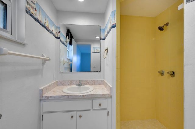 652 CIRCLEWOOD DRIVE T7, Venice, FL 34293