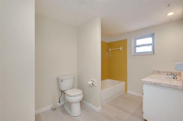 652 CIRCLEWOOD DRIVE T7, Venice, FL 34293