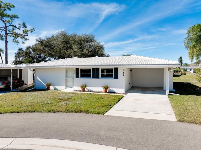 652 CIRCLEWOOD DRIVE T7, Venice, FL 34293