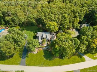 2157 CANTERWOOD, Highland Charter Township, MI 48357