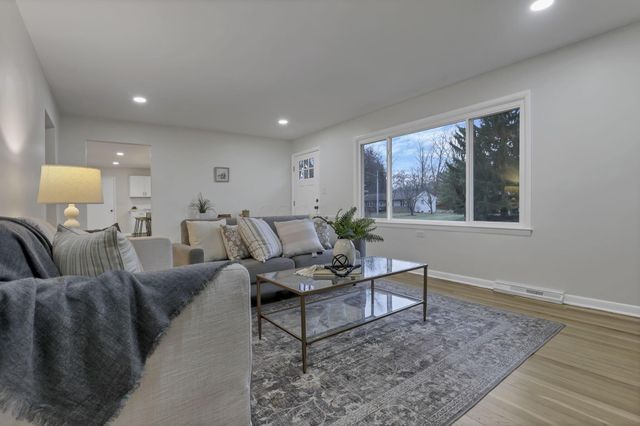 350 Lorraine Drive, Pickerington, OH 43147