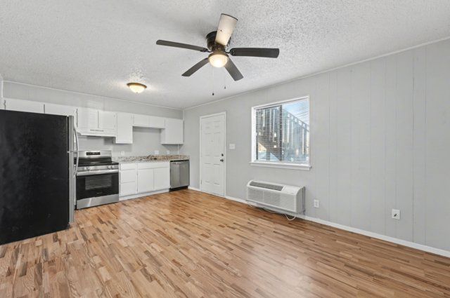 1045 Happy Hollow Rd 5, Fayetteville, AR 72704