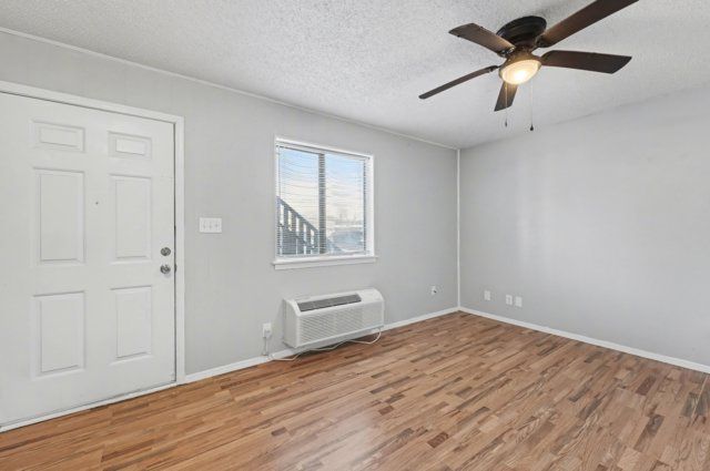 1045 Happy Hollow Rd 5, Fayetteville, AR 72704