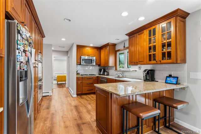 1 W Gate Drive, Huntington, NY 11743