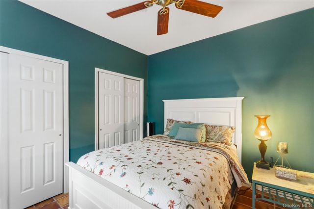 1 W Gate Drive, Huntington, NY 11743