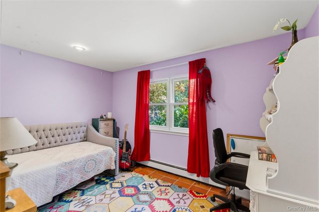 1 W Gate Drive, Huntington, NY 11743
