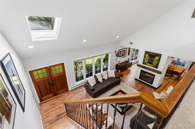 1 W Gate Drive, Huntington, NY 11743
