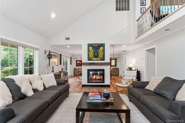 1 W Gate Drive, Huntington, NY 11743