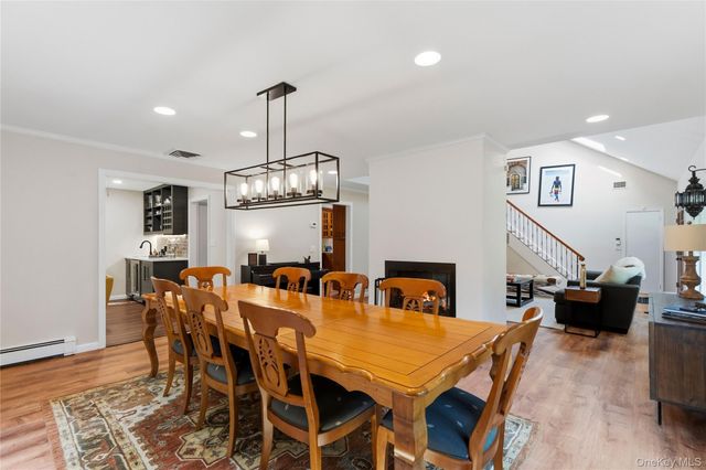 1 W Gate Drive, Huntington, NY 11743