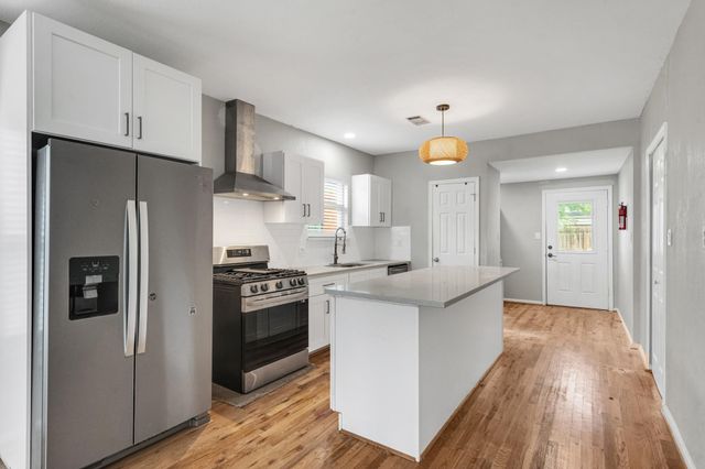 6739 Avenue O, Houston, TX 77011