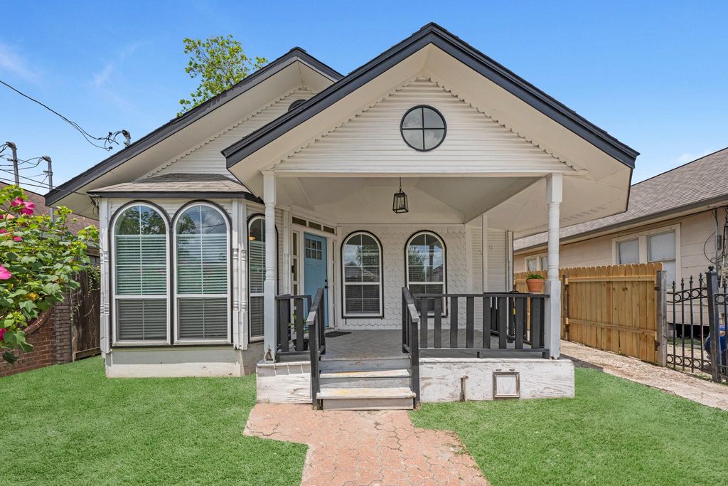 6739 Avenue O, Houston, TX 77011