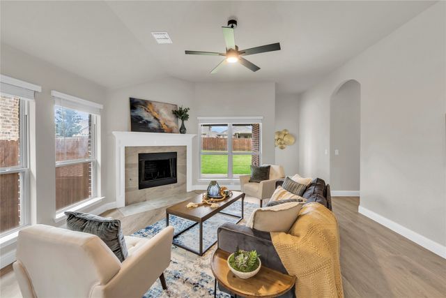 4520 Mill Falls Drive, Fort Worth, TX 76036
