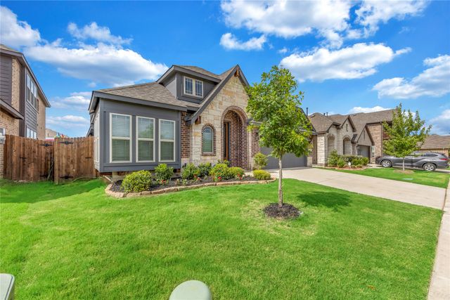 4520 Mill Falls Drive, Fort Worth, TX 76036