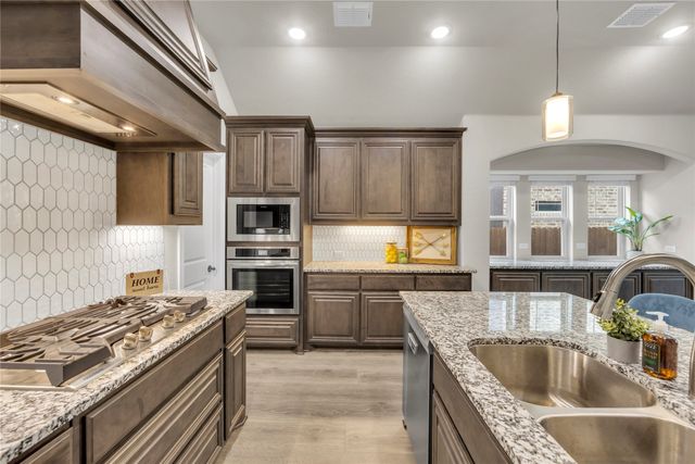 4520 Mill Falls Drive, Fort Worth, TX 76036