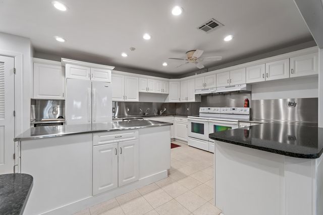 1800 SE Saint Lucie Boulevard 7-201, Stuart, FL 34996