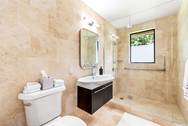 3702 Old Pali Road, Honolulu, HI 96817