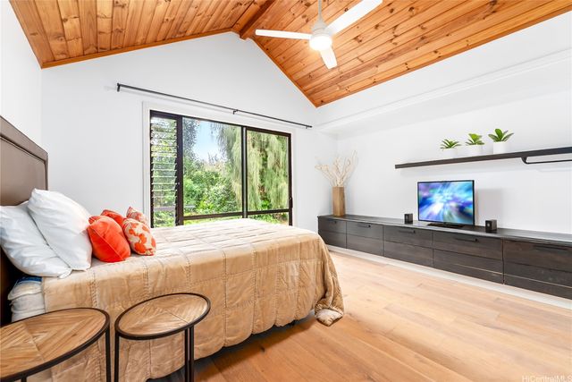 3702 Old Pali Road, Honolulu, HI 96817