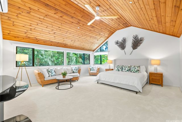 3702 Old Pali Road, Honolulu, HI 96817