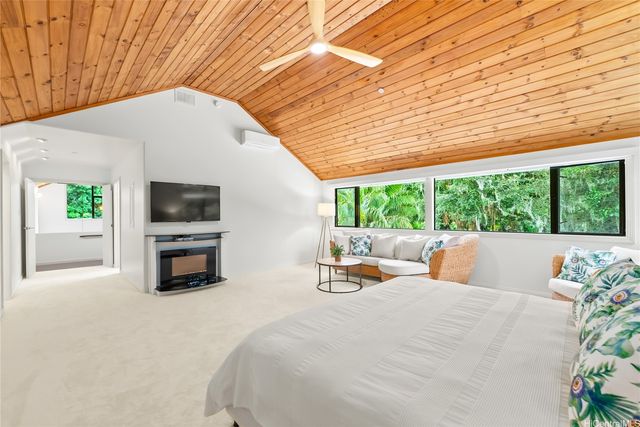 3702 Old Pali Road, Honolulu, HI 96817