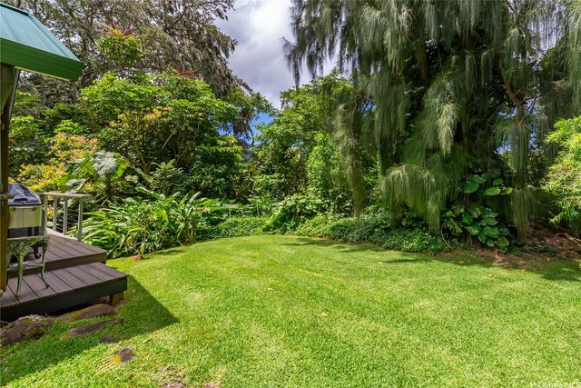 3702 Old Pali Road, Honolulu, HI 96817