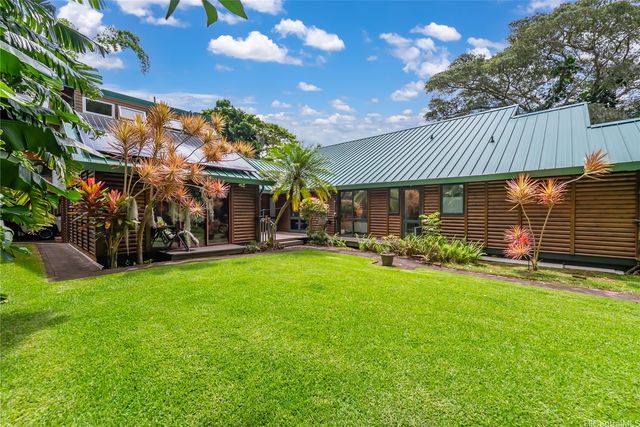 3702 Old Pali Road, Honolulu, HI 96817