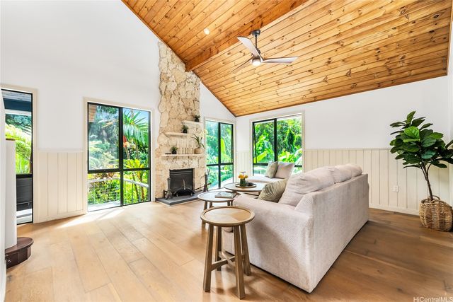 3702 Old Pali Road, Honolulu, HI 96817