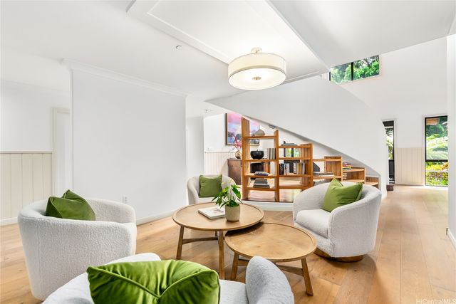 3702 Old Pali Road, Honolulu, HI 96817