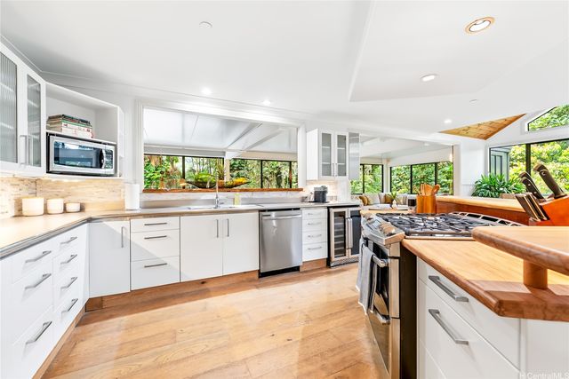 3702 Old Pali Road, Honolulu, HI 96817