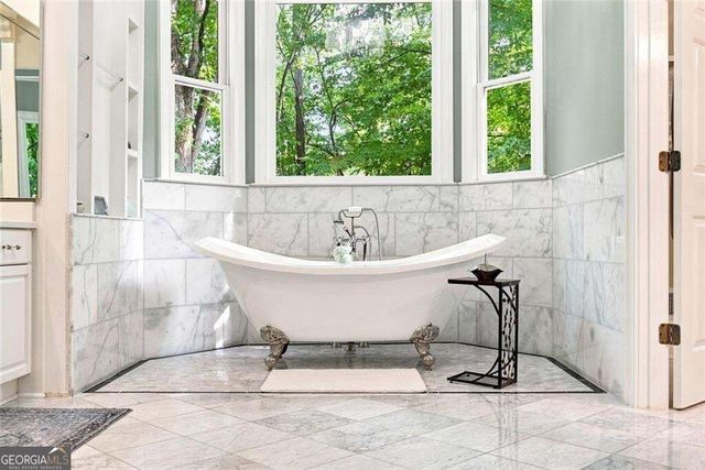 7560 Bridgegate Court, Sandy Springs, GA 30350